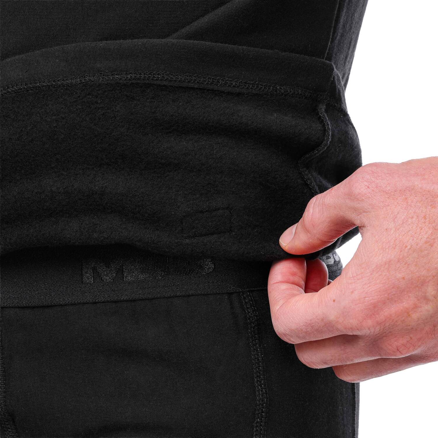 طقم دفاية رجالي - أسود ميلتون