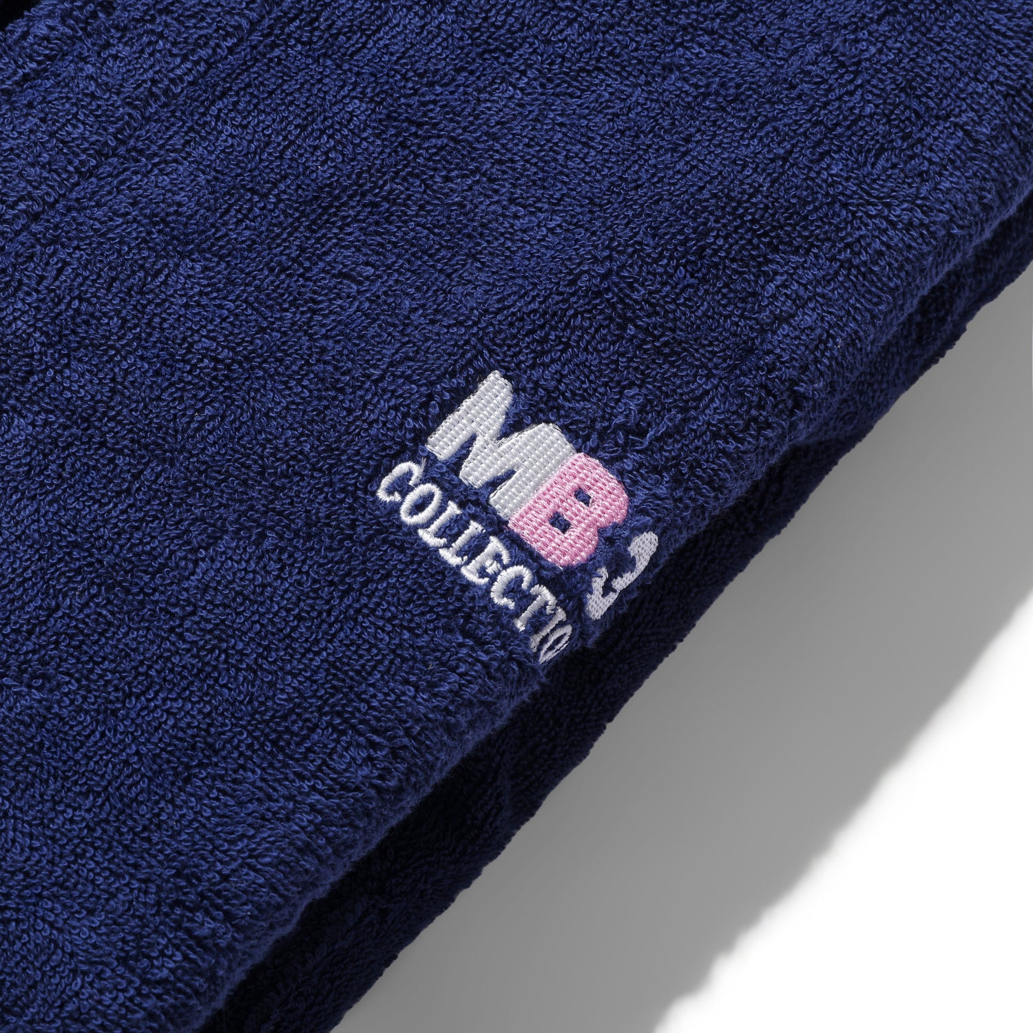 فوطة بحجم وسط مقاس ( 50*100 )  لون كحلي